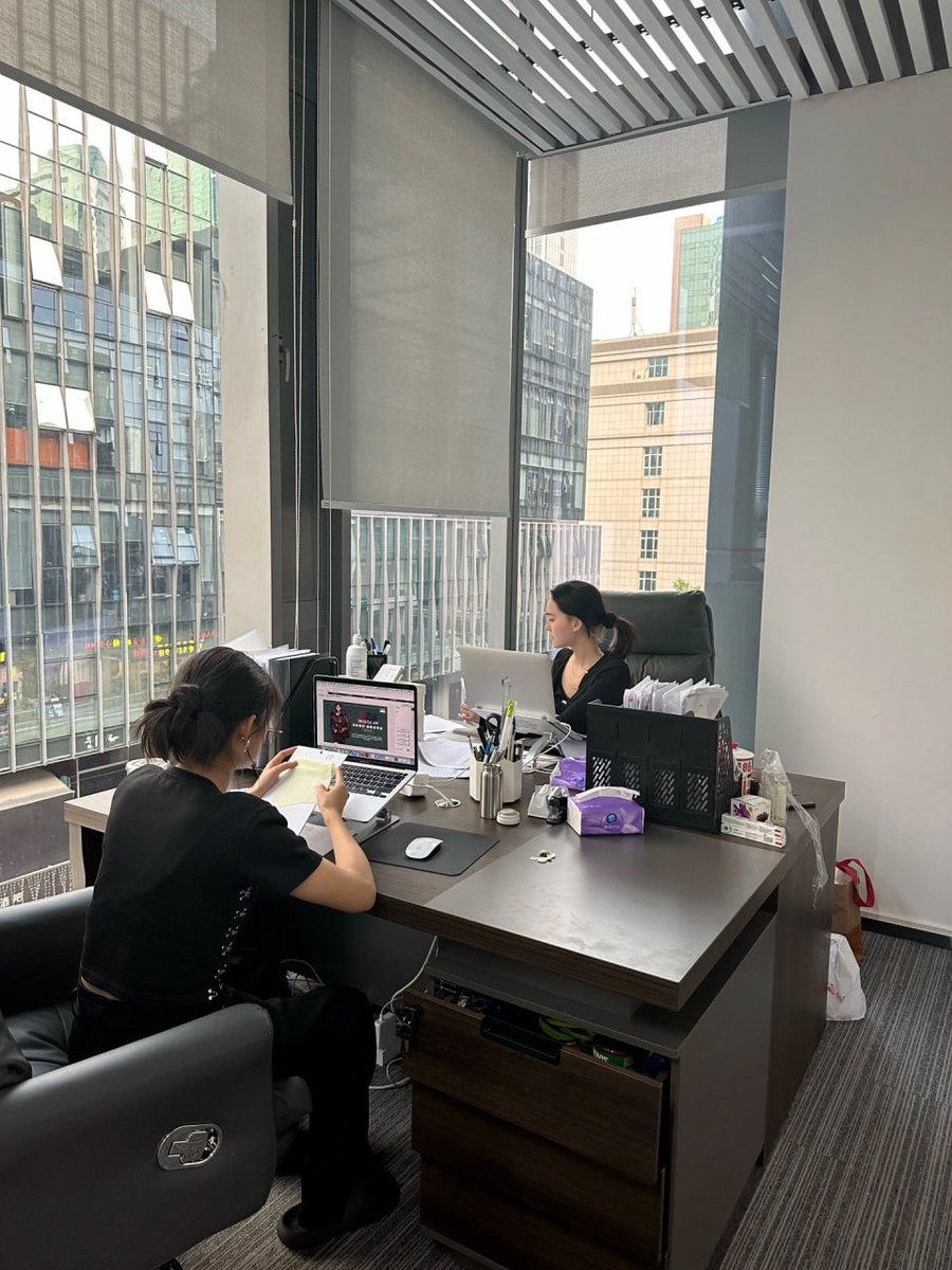 amelia50_anna's tweet image. Mondays are proof that we survived the weekend and are ready for new challenges. #Readyfornewchallenges #Wesurvive