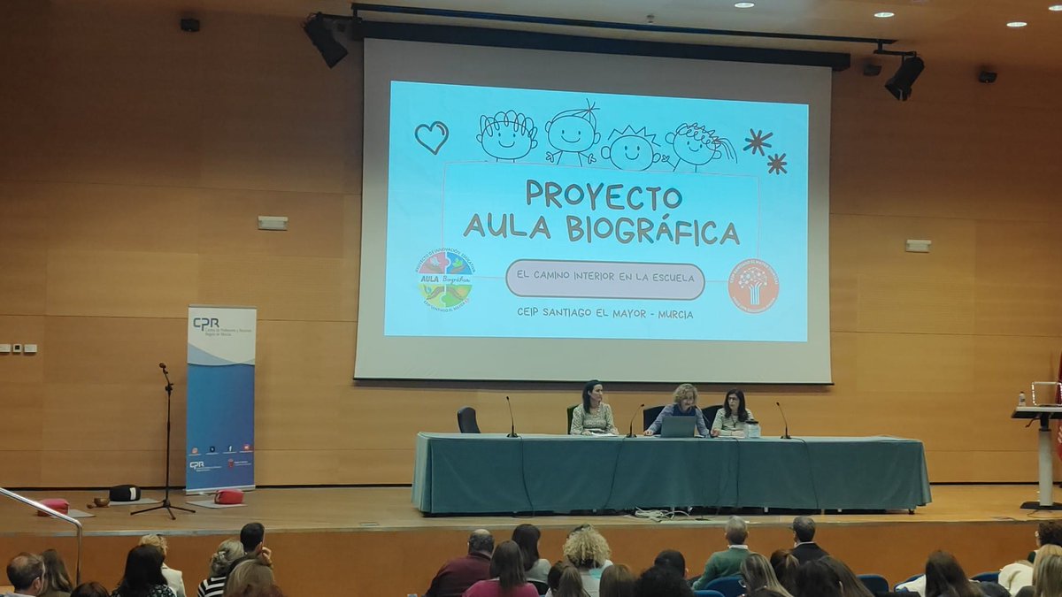 CPRRegionMurcia's tweet photo. Conocemos una nueva experiencia educativa, la del colegio 👉 @santiagomayor12 y su proyecto👉"Aulas Biográficas"
"IV Jornadas de intercambio de experiencias para la mejora de la convivencia escolar" en @ArchivoGRMurcia 
@Educarm @sifopcarm https://t.co/LWKWGH3Kzx