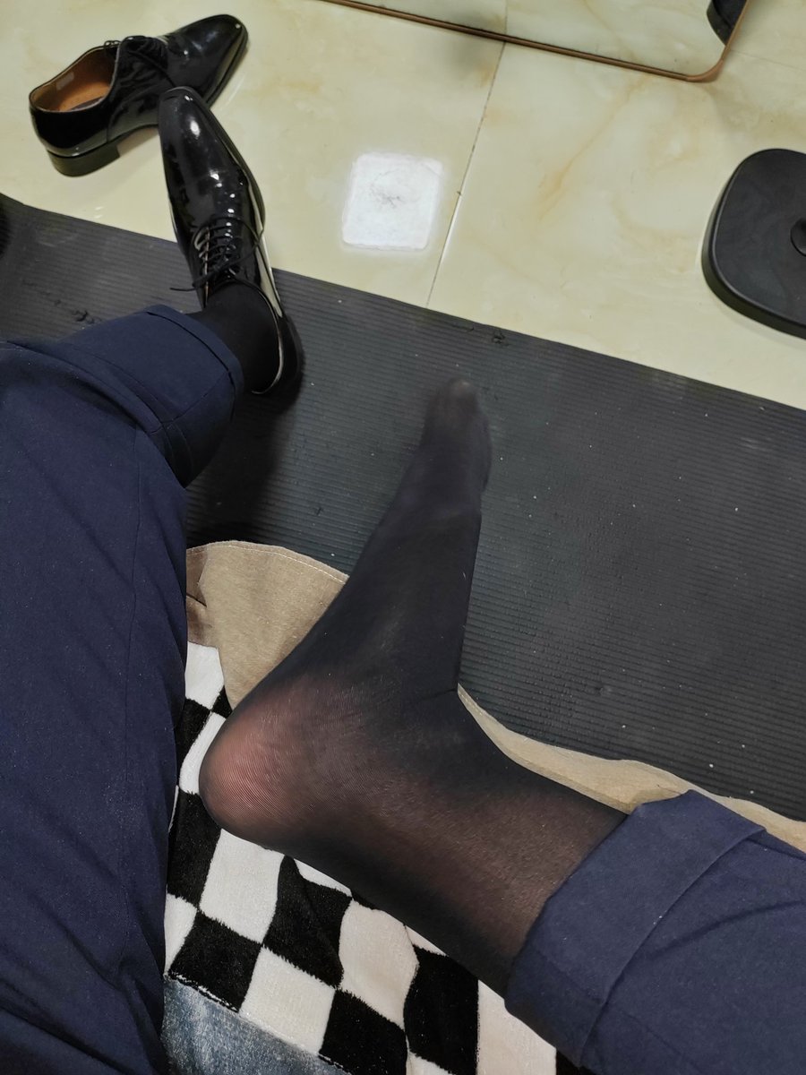 贱狗，爬过来，用狗舌头舔！