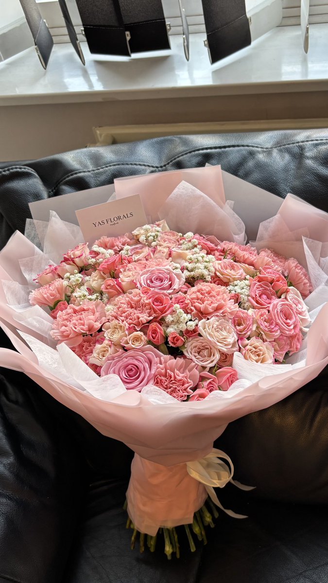 yasflorals's tweet photo. Wrapping makes all the difference https://t.co/ht3LVltzbw