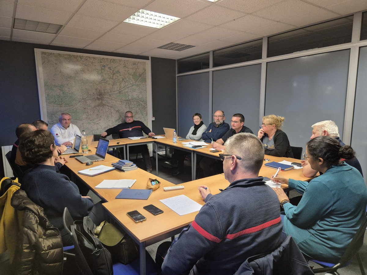 Ce soir a lieu le comité exécutif de l'UDSP 37 ⤵️

✅️ Bilan des commissions 
✅️ Congrès départemental à Montlouis-sur-Loire le 21 juin
✅️ Actualités régionales et nationales
✅️ Questions diverses

#laforcedureseau