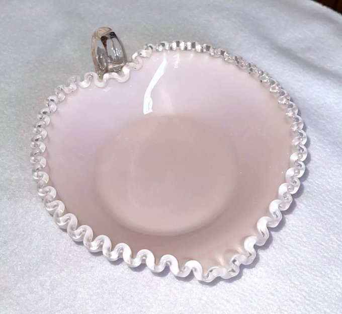 rusticrelics04's tweet photo. Fenton Pink Milk Glass Silver Crest Heart Dish 1950s Elegant RARE https://t.co/DfNue8owo4… #eBay via
@eBay
#fenton #midcentury #rare #collectible #pink #Silvercrest #decor #kitchen #Collector #glassheart #heart #Love #wedding #homdedecor #beautiful https://t.co/GJF7BxoFCG
