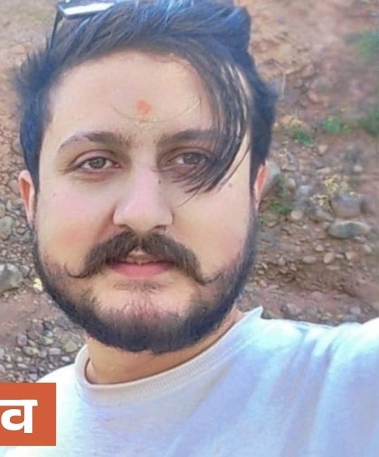 tomar_pee's tweet photo. चूड़धार चोटी पर बर्फ के नीचे दबा शव बरामद, बर्फीले जानवरों ने नोचा, पंचकुला के लापता युवक का है शव? पड़ताल जारी:

पूरी खबर: https://t.co/SdS8gEKMNJ https://t.co/G3XRNrjiw7