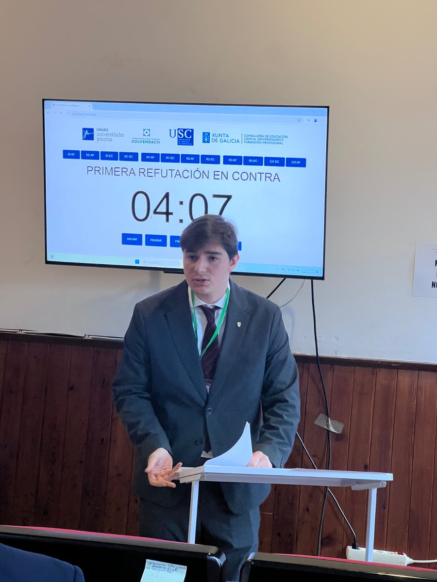 Nace el club de debate. En el Torneo Internacional de Debate Kolvenbach, organizado por el CM San Agustín, nuestro brillante equipo formado por Hugo Cortés, Nicolás Silva y Adrián Rico —preparados por Ángel Díaz— nos representó muy dignamente.
 #debate #laestila #clubdedebate