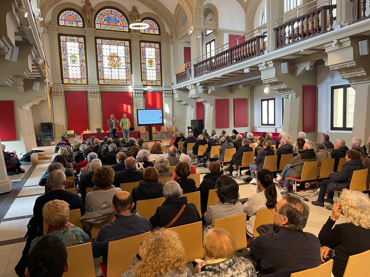 ajmanresa's tweet photo. ♻️ Continuem explicant el nou model de residus a la ciutadania

👉 Avui, primera xerrada a l’Institut Lluís de Peguera

🗓️ Dimarts 11/3 (19h) - IES Lluís de Peguera

🗓️ Dilluns 17/3 (17h) - AV Vic-Remei https://t.co/bSBHe2aaPH