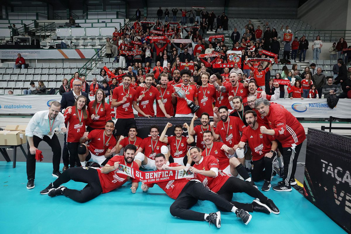 bravevolley's tweet photo. Taca de Portugal dla ekipy naszego atakującego - SL Benfica Lizbona🏆🇵🇹
Brawo Godlew!
#teamBV https://t.co/hRIfqzr585