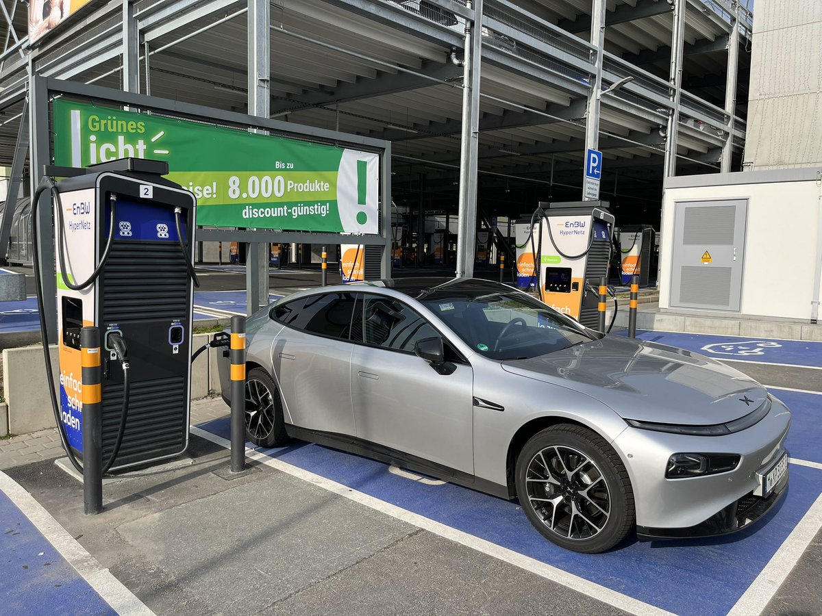 GerdKebschull's tweet image. #EnBW in Frankfurt
Globus Ginnheimer Str. 18, 65760 Eschborn 
Ladesäulen ohne Ende.
Sogar der #Lidl hat einen #Ladepark
#elektromobilität
@lidl @EnBW @technikblog_ch @elektrokarre @AutoStromer @DiedrichLeander @XPengMotors