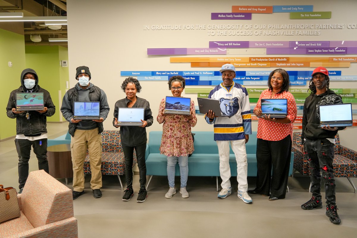 Thank You @Morecomputingls  for facilitating <a href="/TechGoesHome/">Tech Goes Home</a>tn Certificate Training! @TechGoesHome is a computer skills training course on <a href="/Google/">Google</a> Apps which include @GoogleChrome, etc. Each participant of the 15-hour training with #MoreComputing received a free @Chromebook!