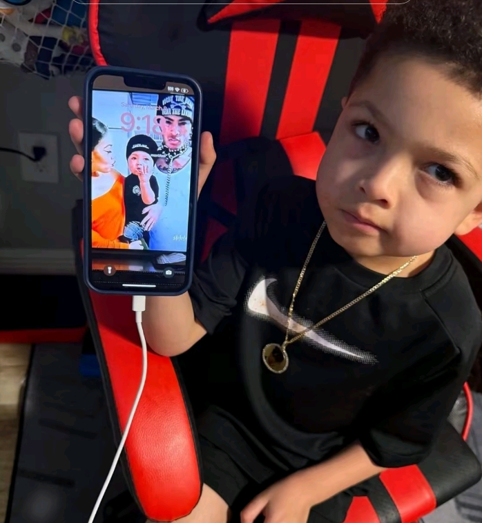 RileyTaugor 🏴 tweet media