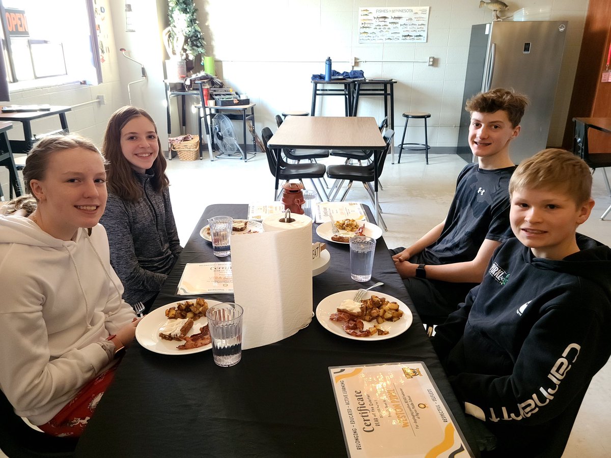 BizMathGuy's tweet image. Business Math 8 - #CelebratingExcellence BGR Employees have mastered financial concepts, problem-solving, and real-world math. We’re proud to recognize our Students of the Quarter for their hard work, dedication, and outstanding achievements! @ByronMSBears @ByronBears #BizMathGuy