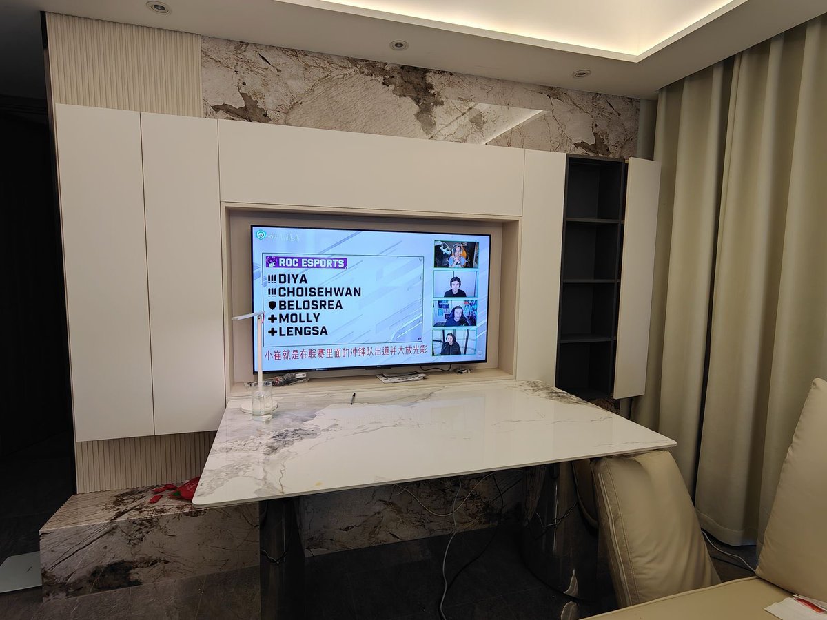 📸 | جانب من مقر تدريبات فريق روك الصيني للعبة اوفرواتش استعدادًا للموسم الجديد🦅💜

No days off. Just pure grind 😎

Our team is locked in for bootcamp in China 🇨🇳

#FlyROC 🦅 #Overwatch