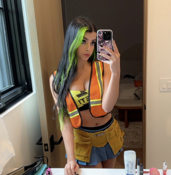 Watch ohKayBunny's leaked NSFW photo on TwXstars