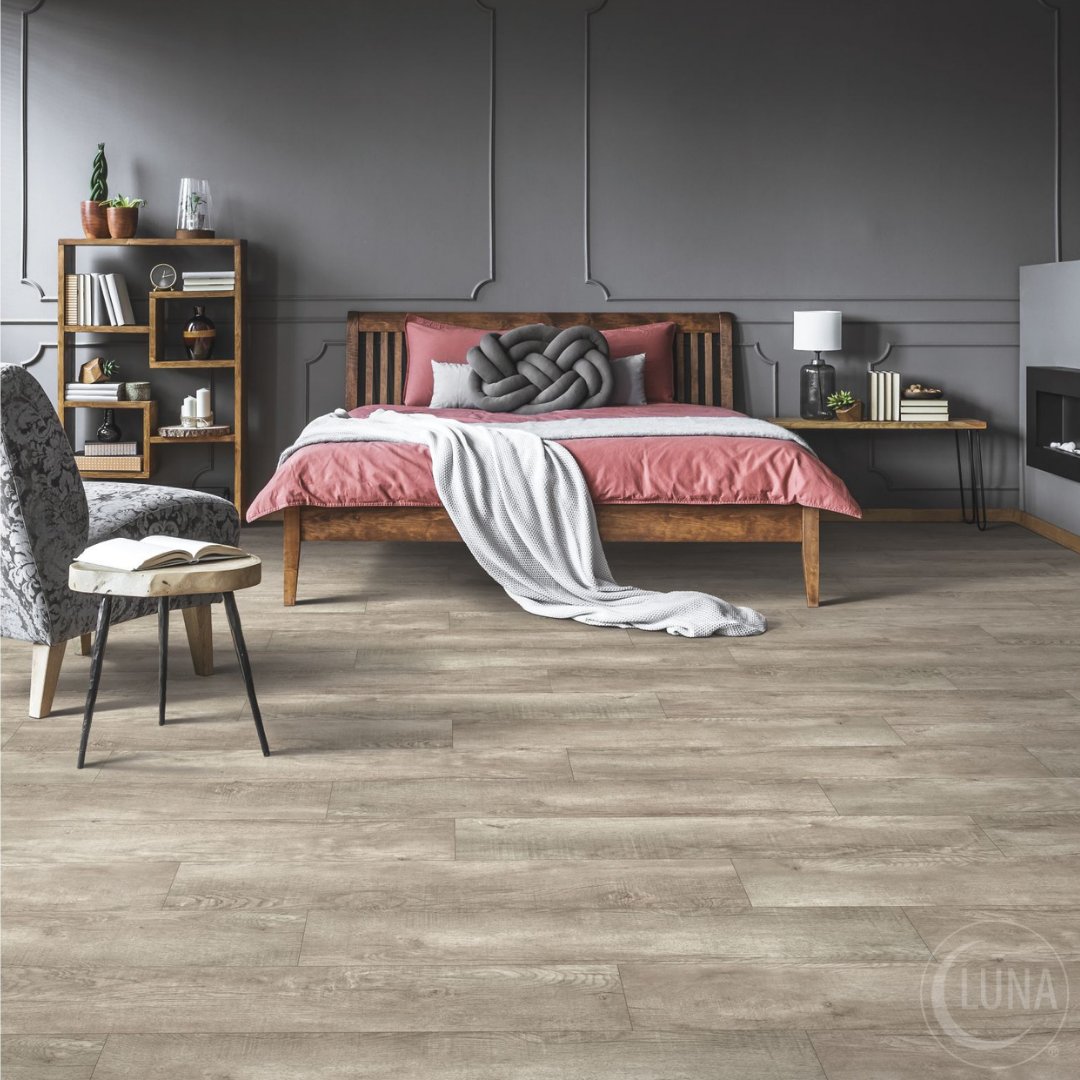 Built for real life. This vinyl plank flooring is waterproof and made to handle spills, splashes, and everyday messes with ease.

bit.ly/3DtsoHz

#Luna #lunaflooring #vinylplankflooring