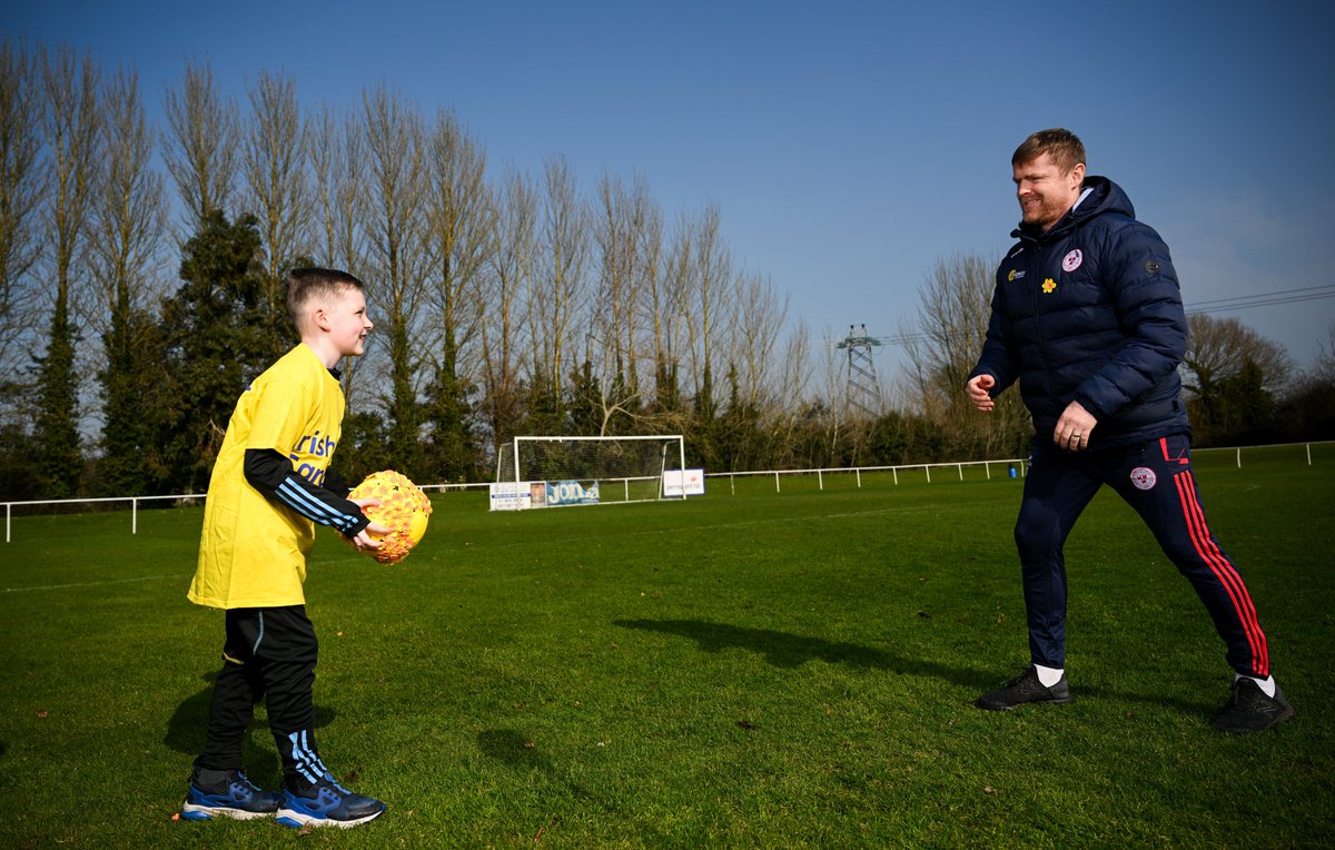 shelsfc's tweet photo. Damien Duff is backing #DaffodilDay 🌼

Joining him is 9-year-old Oscar Walsh, bravely fighting leukemia. His family has felt the life-changing impact of the @IrishCancerSoc – services that rely on your support.

💛 Donate, volunteer &amp; spread the word

🔗 https://t.co/kZTU5geY7R https://t.co/HUNHWVGcpc