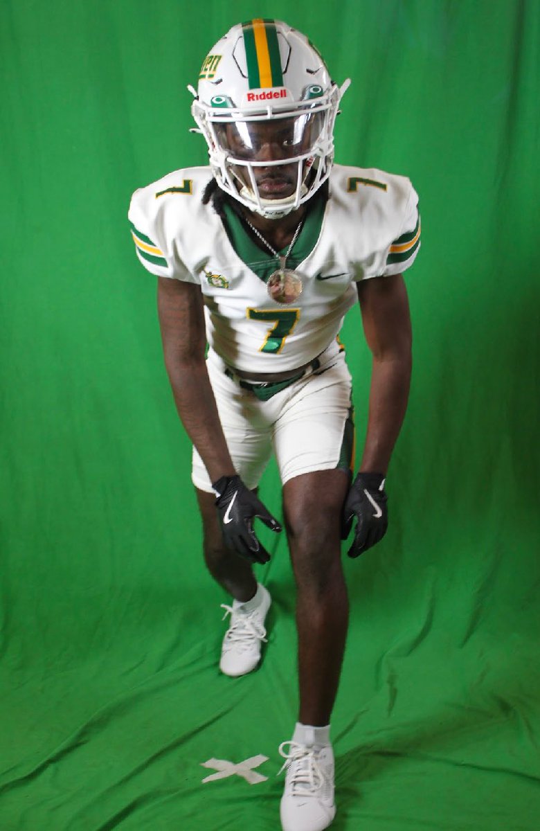 Dwayne Winfield 🦅⭐️ (@dwaynewin6) on Twitter photo After a great visit and conversation with <a href="/Brade_Ice/">Bradley Foley</a> I’m blessed to receive a offer from Belhaven University 💚💛<a href="/BelhavenFB/">Belhaven Football</a> <a href="/Coach_D_Jenkins/">Dwain Jenkins</a> <a href="/LutcherFootball/">Lutcher Football</a> <a href="/RecruitLouisian/">Recruit Louisiana™️</a> After a great visit and conversation with <a href="/Brade_Ice/">Bradley Foley</a> I’m blessed to receive a offer from Belhaven University 💚💛<a href="/BelhavenFB/">Belhaven Football</a> <a href="/Coach_D_Jenkins/">Dwain Jenkins</a> <a href="/LutcherFootball/">Lutcher Football</a> <a href="/RecruitLouisian/">Recruit Louisiana™️</a>