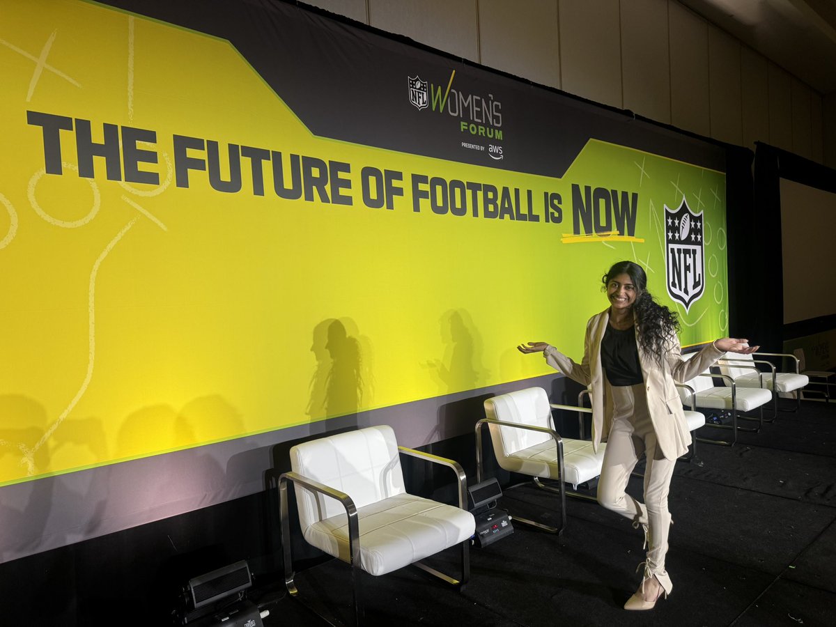 Angelarecruits_'s tweet photo. From making moves in HBCU athletics to mastering game operations in the SEC—now honored to be selected for the NFL Women’s Forum. The future isn’t just coming; it’s unfolding in real time! #GameChangers #TheFutureIsNow #footballops #hbcugirl ❤️🥹 https://t.co/eVoRhgbIqY