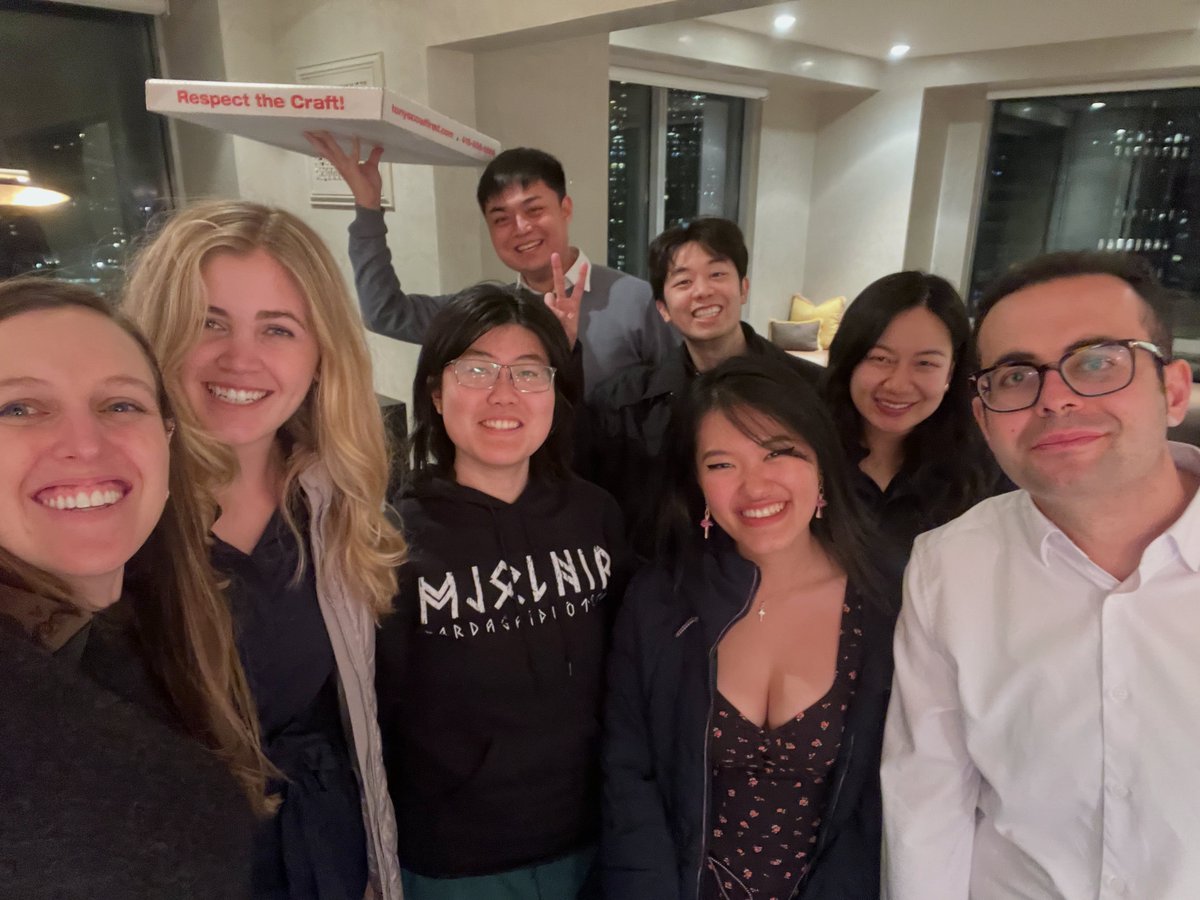 Pics from poker game hosted with <a href="/katieruthmishra/">Katie Mishra // Khosla Ventures</a> and <a href="/jbrowder1/">Joshua Browder</a> last week!

Classic SF game that started as a friendly 0.50 / 1 and played like a 2/3 game by the end of the night haha.

Total blast - can't wait for the next one! 🔥

cc: <a href="/zjasper666/">Jasper</a> <a href="/henloitsjoyce/">joyce</a> @henrymoulton
