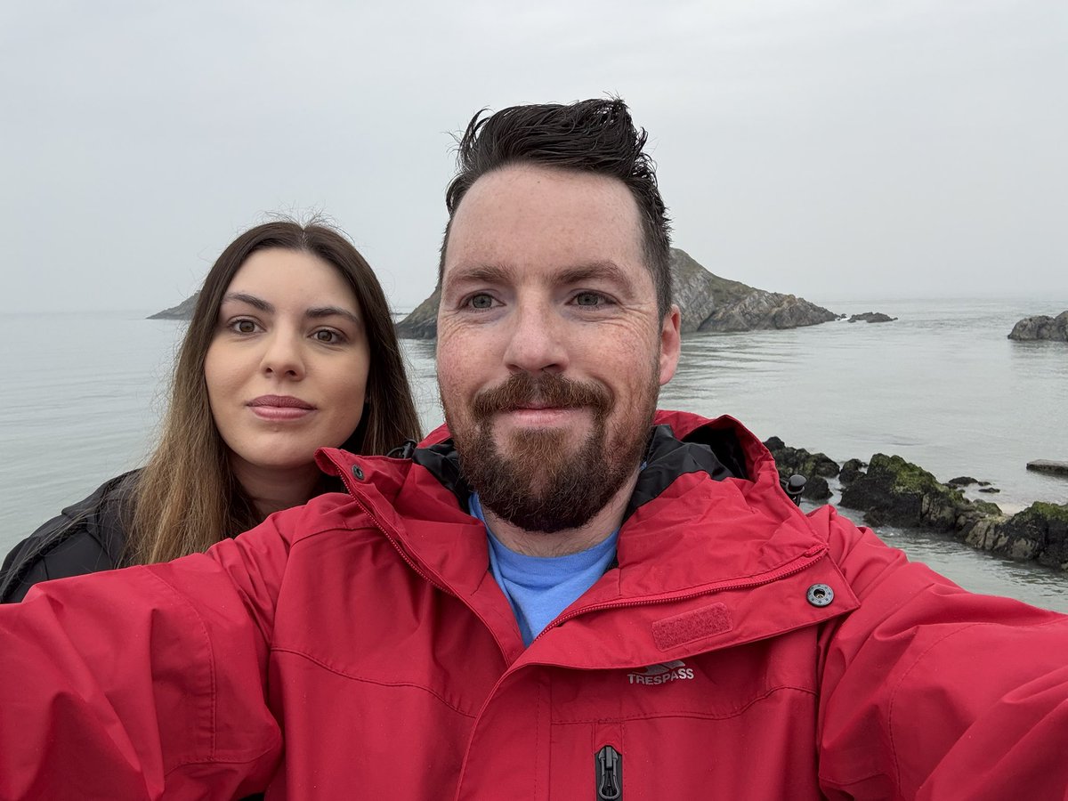 Rob_Evans10's tweet photo. Nice afternoon down Mumbles for my birthday with @amyleewilliams 🍕🍦 https://t.co/XL2yBsNs0i