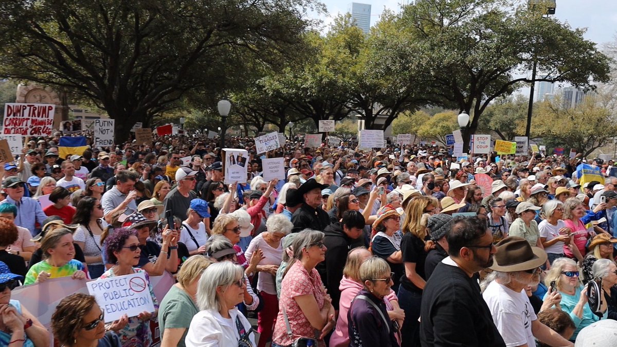Rep. Lloyd Doggett (@lloyddoggetttx) on Twitter photo Pleased to join 3,500 of my closest friends and <a href="/ewarren/">Elizabeth Warren</a> <a href="/GregCasar/">Greg Casar</a> @PoojaInTexas <a href="/Nakia/">Nakia®️</a> in a rally to oust Trump and Musk and restore sanity! Pleased to join 3,500 of my closest friends and <a href="/ewarren/">Elizabeth Warren</a> <a href="/GregCasar/">Greg Casar</a> @PoojaInTexas <a href="/Nakia/">Nakia®️</a> in a rally to oust Trump and Musk and restore sanity!