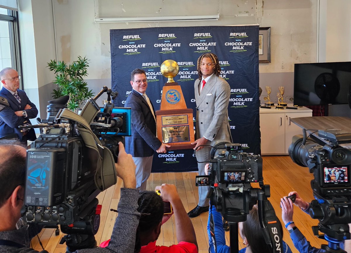 Michigan Men's Basketball (@umichbball) on Twitter photo Incoming freshman Trey McKenney has been named the 45th Hal Schram Mr. Basketball award recipient!
<a href="/freep/">Detroit Free Press</a>: myumi.ch/rA18r
#GoBlue Incoming freshman Trey McKenney has been named the 45th Hal Schram Mr. Basketball award recipient!
<a href="/freep/">Detroit Free Press</a>: myumi.ch/rA18r
#GoBlue