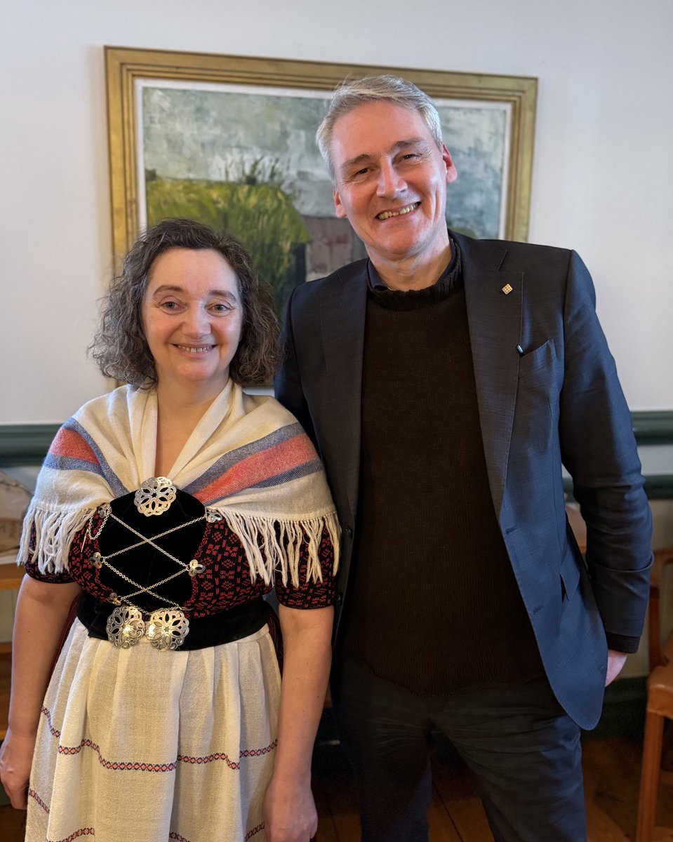 Today, Høgni Hoydal handed over the post of Minister of Foreign Affairs, Industry and Trade to Sirið Stenberg - marking a historic first as the Faroe Islands’ first ever female Foreign Minister 🤝🇫🇴