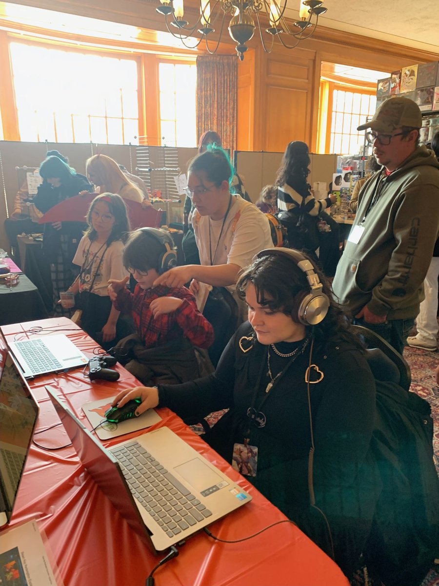 We presented our game “An Eternity Gone By” at <a href="/UIUC_UI_CON/">UI-Con</a> at the #UniversityofIllinois ! AEGB showed to be popular with all ages and we’re glad everyone liked it!

AEGB is out on #Steam now for only $10! Check it out! 

#indiegames #indie #gamedeveloper