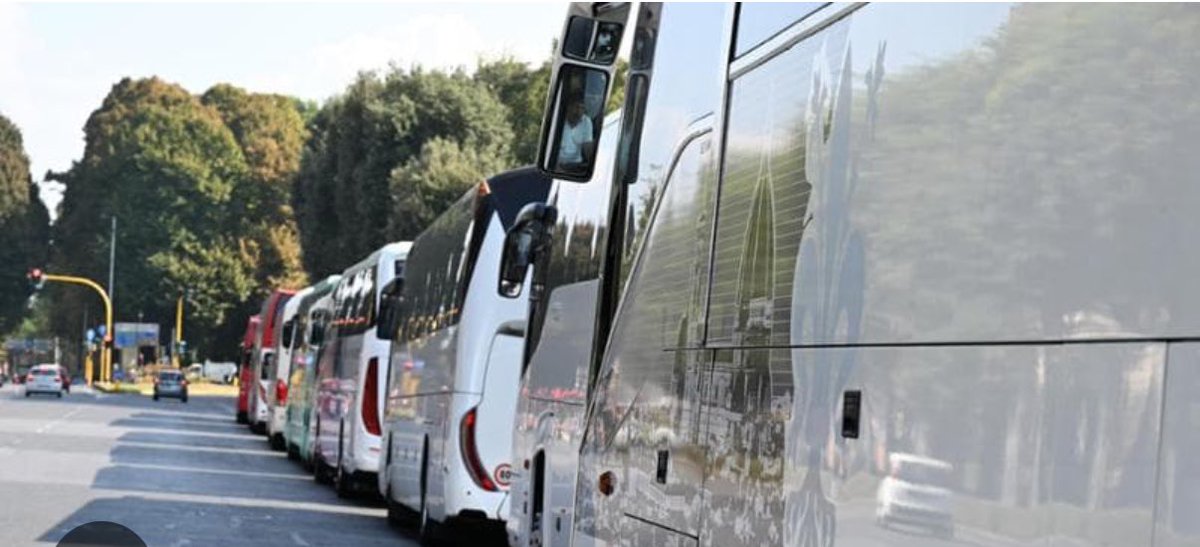 Innalzare a 70 anni i limiti per la patente D. Lo chiede in una nota l’Associazione nazionale dei bus turistici italiani che aderisce a Conftrasporto. “Sempre più autisti ci chiedono di portare a compimento questa battaglia di buonsenso e chiediamo alle Istituzioni italiane di