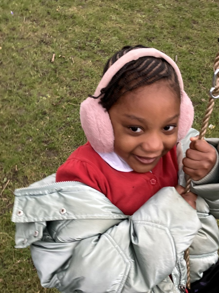 AyresomePrimary's tweet image. 📸 Some of our snaps may be backwards, upside down and lopsided but we totally blame the fun we were having 🤪
Cheering, smiles and laughs - just what Mondays should all be about #playtime #funoutside @AdAstraTrust @OPAL_CIC @OPALNorthEast #playmatters