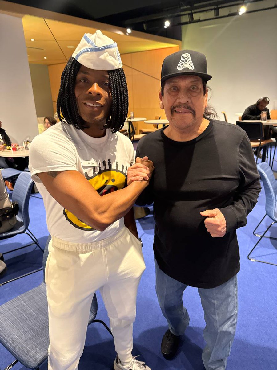 officialDannyT's tweet photo. Tacos! Tacos! Tacos! Tacos! but no Terry in sight!  Thank you Lexington for a fun packed weekend at @lex_con  meeting my amazing fans, and other great talents.

Until next time Lexington! ⚔️

#lexcon #lctc2025 #machete #dannytrejo https://t.co/toQT9XMNF1
