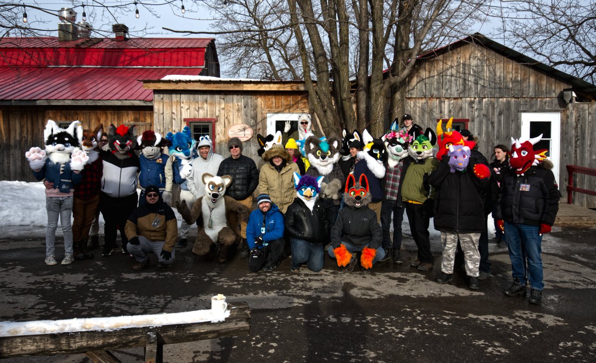 Fluffe_Events's tweet photo. Thank you everyone who showed up saturday at our Sugar Shack event. Good food and great time with friends!

See you at the next event!
#QCFurmeet
📸: Ricky / Ploof https://t.co/uMspJ4UMeY
