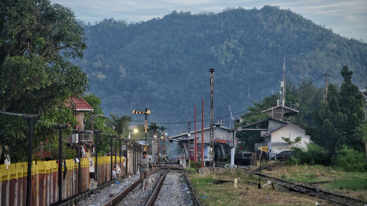 Railfans Padang tweet media
