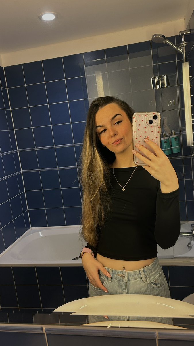 Charlotte tweet media