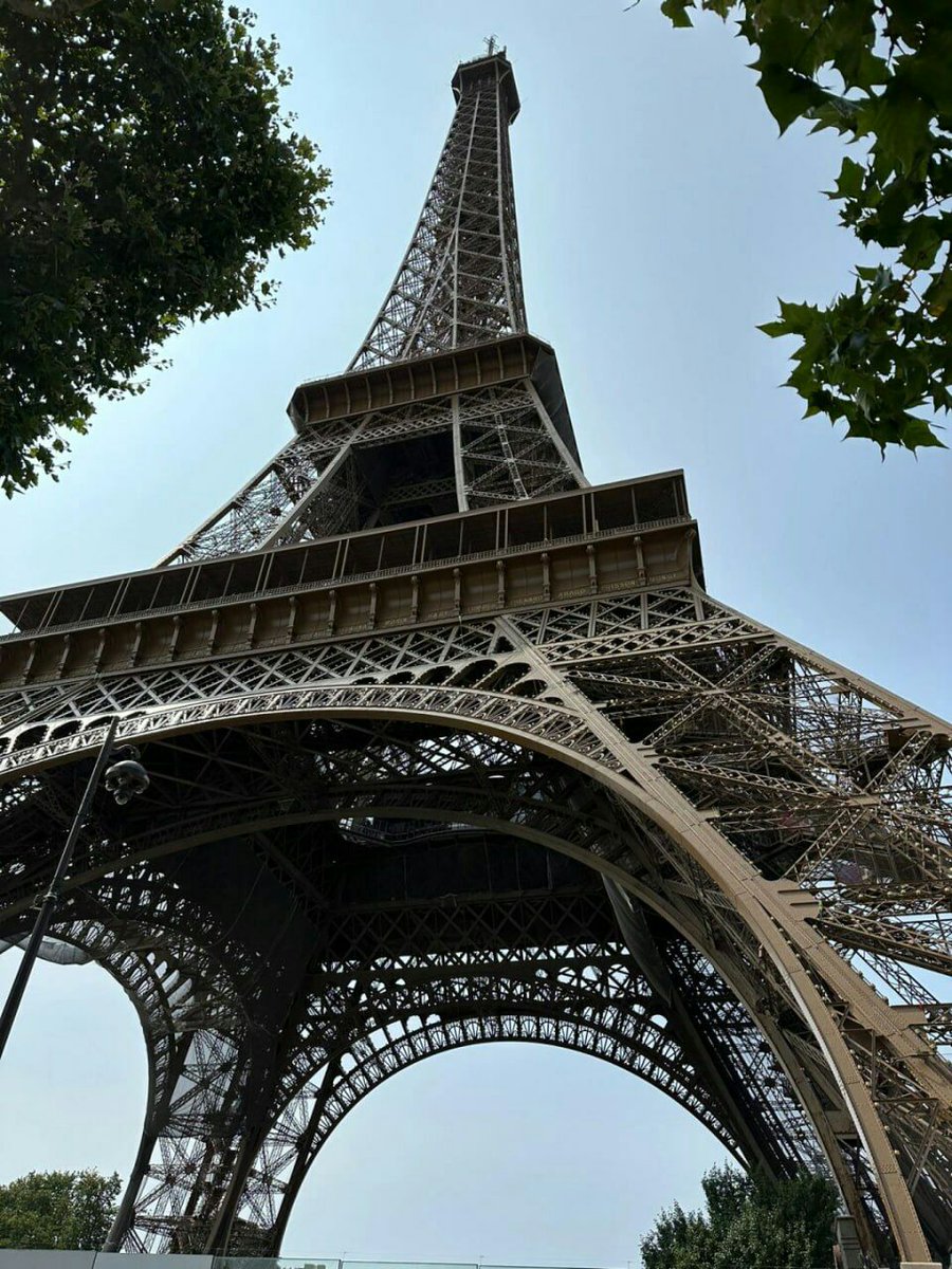 SpaceBree_'s tweet image. &quot;Taking in the breathtaking views from the Eiffel Tower – Paris never looked so stunning! 🗼✨ #EiffelTowerViews #ParisViews #Wanderlust #CityOfLove&quot;