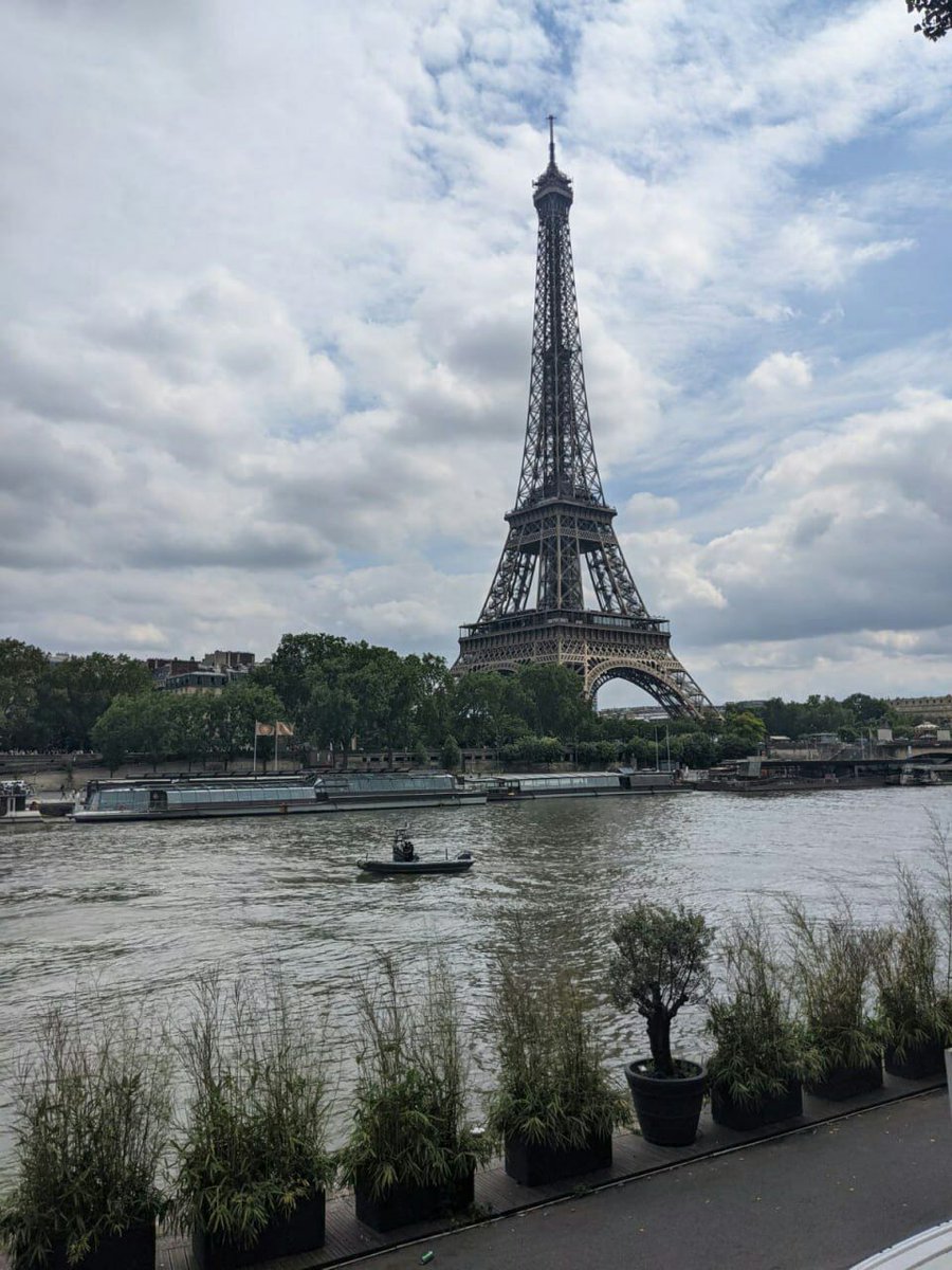 SpaceBree_'s tweet image. &quot;Taking in the breathtaking views from the Eiffel Tower – Paris never looked so stunning! 🗼✨ #EiffelTowerViews #ParisViews #Wanderlust #CityOfLove&quot;