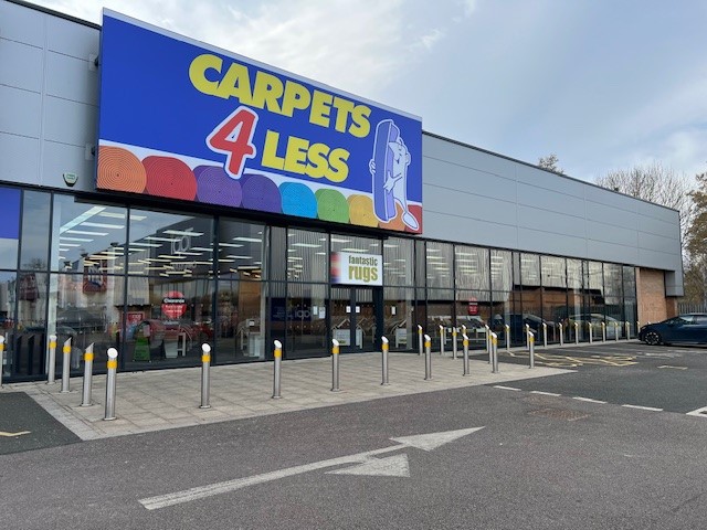1,600 sq.ft to 4,000 sq.ft Out of Town Retail Warehouse Space To Let within Carpets4Less on the  premier 150,000 sq.ft Nene Valley Retail Park Northampton, Northamptonshire Read More rabcommercial.com 
#MondayVibes #RealEstate #Northampton #commercialproperty #RealEstate
