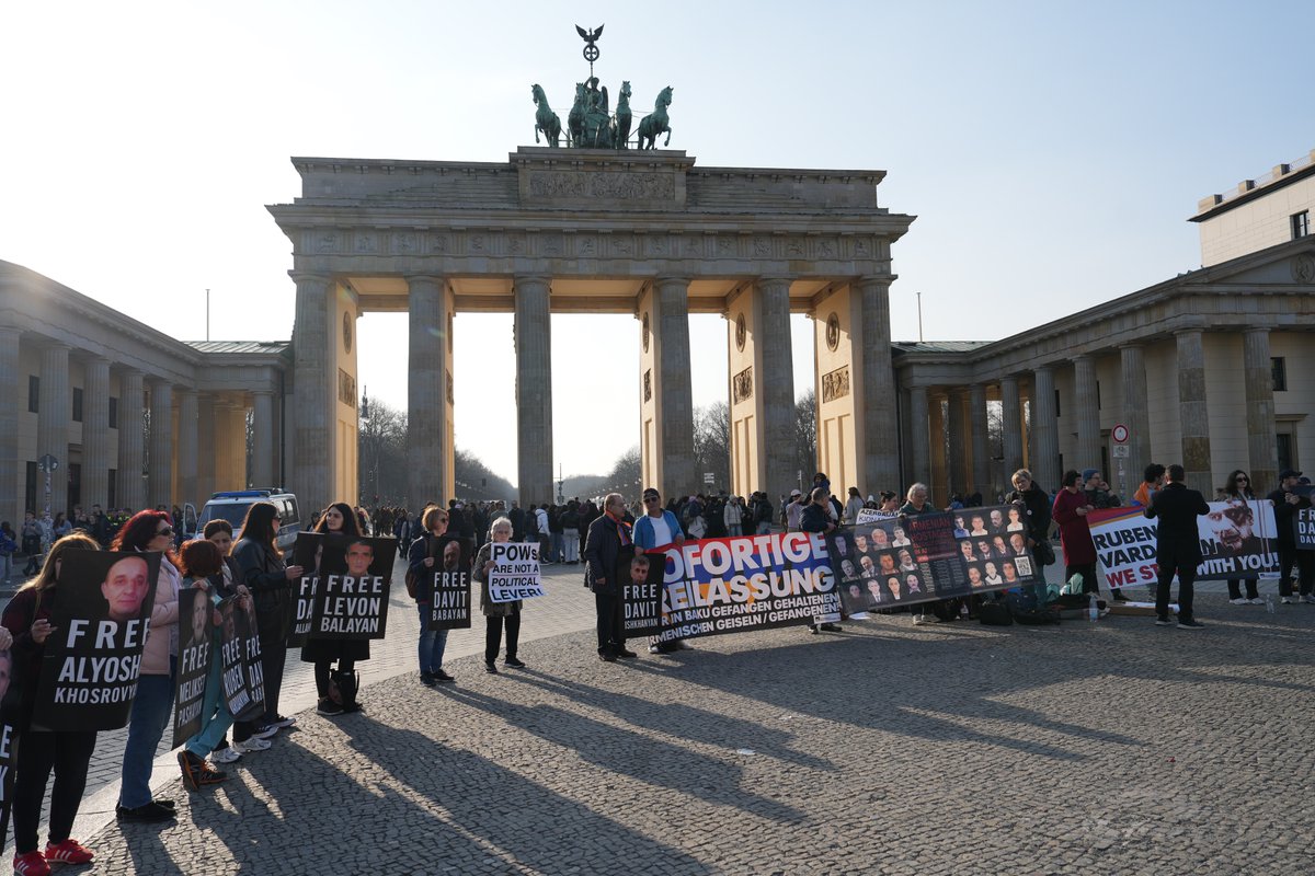 FreeArmHostages's tweet photo. #FreeArmenianHostages Protest in Berlin Calls for Immediate Action Against Azerbaijan’s Unlawful Detentions

Berlin, March 10, 2025 – Human rights organizations, activists, and concerned citizens gathered today at the Brandenburg Gate to demand the immediate release of Armenian political prisoners unlawfully detained in Azerbaijan. The protest, organized by the Zentralrat der Armenier in Deutschland e.V. @ArtSpangenberg, the Society for Threatened Peoples (@GfbV), Theophanu Club Germany, Working Group Recognition – Against Genocide, for International Understanding e.V., IGFM Internationale Gesellschaft für Menschenrechte e.V., Deutschland, and @FreeArmHostages  civic movement, called on European leaders to take urgent action against Azerbaijan’s continued human rights violations.

Prominent human rights activists, including Jonathan Spangenberg, Chairman of ZAD, addressed the crowd, emphasizing the systematic persecution of Armenians and Azerbaijan’s use of political prisoners as bargaining tools in negotiations. “The detainees, including  @RubenVardanyan_ , are enduring inhumane conditions, with reports of torture and mistreatment. Vardanyan is currently on a hunger strike, and his life is at grave risk. We cannot stay silent,” declared Spangenberg.

“The world must not turn a blind eye to Azerbaijan’s crimes,” said Sarah Reinke, Head of Human Rights at @GfbV. “The time for words is over; we need action now.”

Photos by: @voleemor