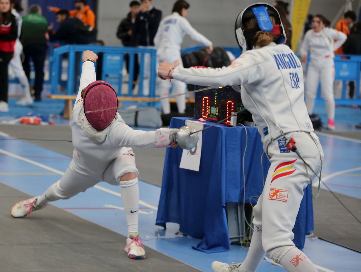 🤺🤺400 tiradores, los mejores de España júnior individual y por equipos, en las tres modalidades sable, florete y espada se dieron cita en el polideportivo Delicias🤺🤺
Las jóvenes promesas de Madrid dominan en #Valladolid
#teamcyl #Afedecyl  #esgrima 
afedecyl.com/2025/03/la-esg…
