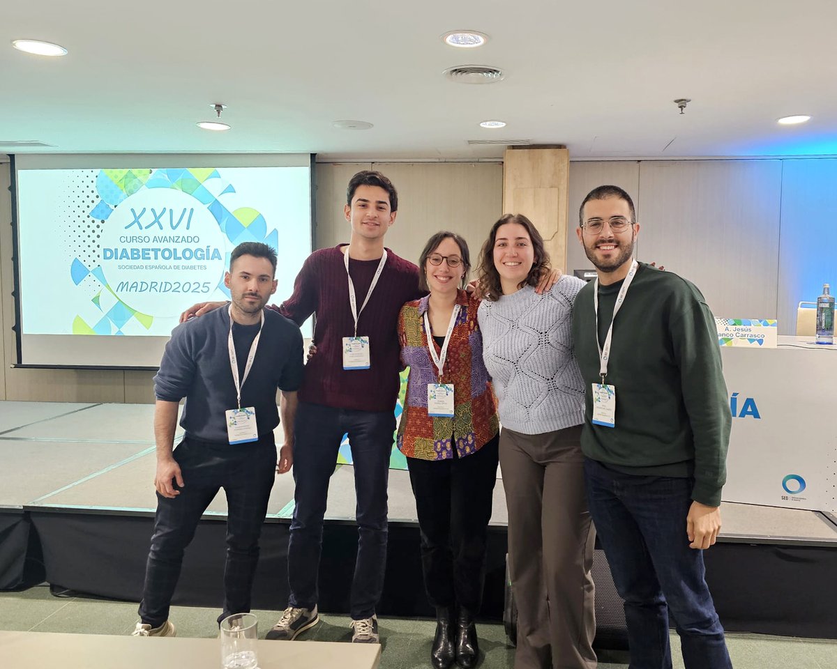 🎓 Talento, esfuerzo y trabajo en equipo: ¡así se vive el Curso Avanzado de Diabetología SED!

Durante dos días intensos en Madrid, los residentes de 3er año de Endocrinología y Endocrinología Pediátrica han ampliado sus conocimientos a través de talleres prácticos. Tras poner a