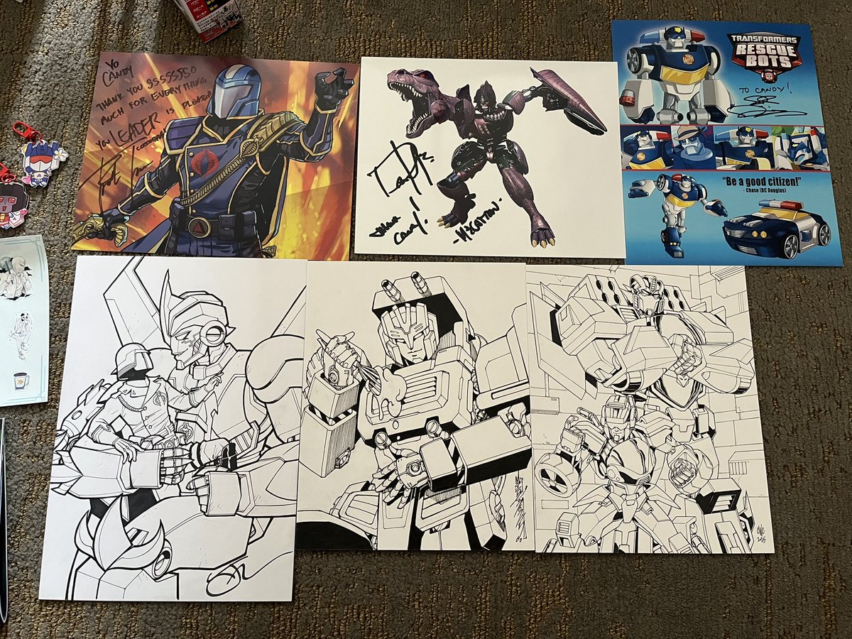 candychameleons's tweet image. Haul from #tfconla2025 #tfconla #tfcon !!

found not 1, not 2, but THREE grails at this con 😭 (autobot tarn and the gi joe figs) AAAHHH WHAT A GREAT TIME

also an amazing Whirl toy by @Sam_Makes_Toys and a shirt from @NicoleDubuc