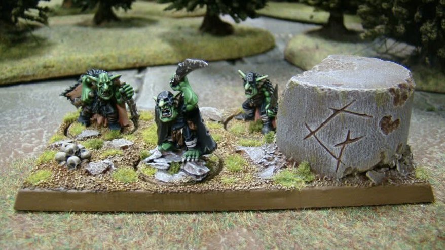 Seems it’s 13 years to the day that I brought famed Goblin Assassin “El Grobi” to the table for Warhammer Fantasy (now Old World). 

His crew, “Da Greenbladez” were notorious amongst my gaming buddies. They were on round bases…as they never joined units! 
#WarhammerCommunity