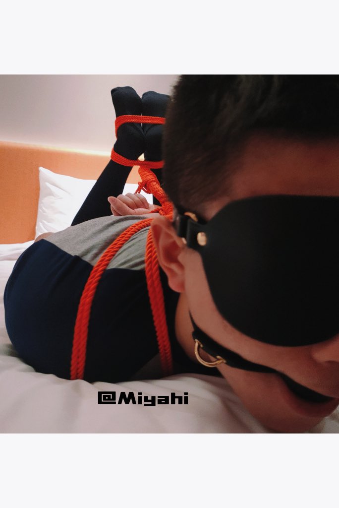 明明是自己主动前锁后塞，为什么还要一直求我取掉呢？