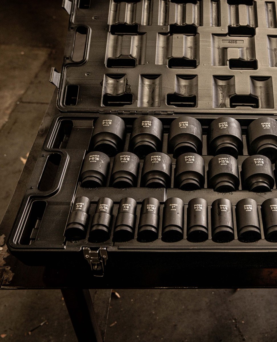 SunexTools's tweet image. Deep reach, heavy-duty strength! 🔩💪 Our 3/4&quot; Drive SAE 29-Piece Deep Impact Socket Set is built from CR-MO alloy steel for unmatched durability. 3/4&quot; - 2-1/2&quot;

[4695]

Shop Now: sunextools.com/products/3-4-d…

#SUNEX #SUNEXTools