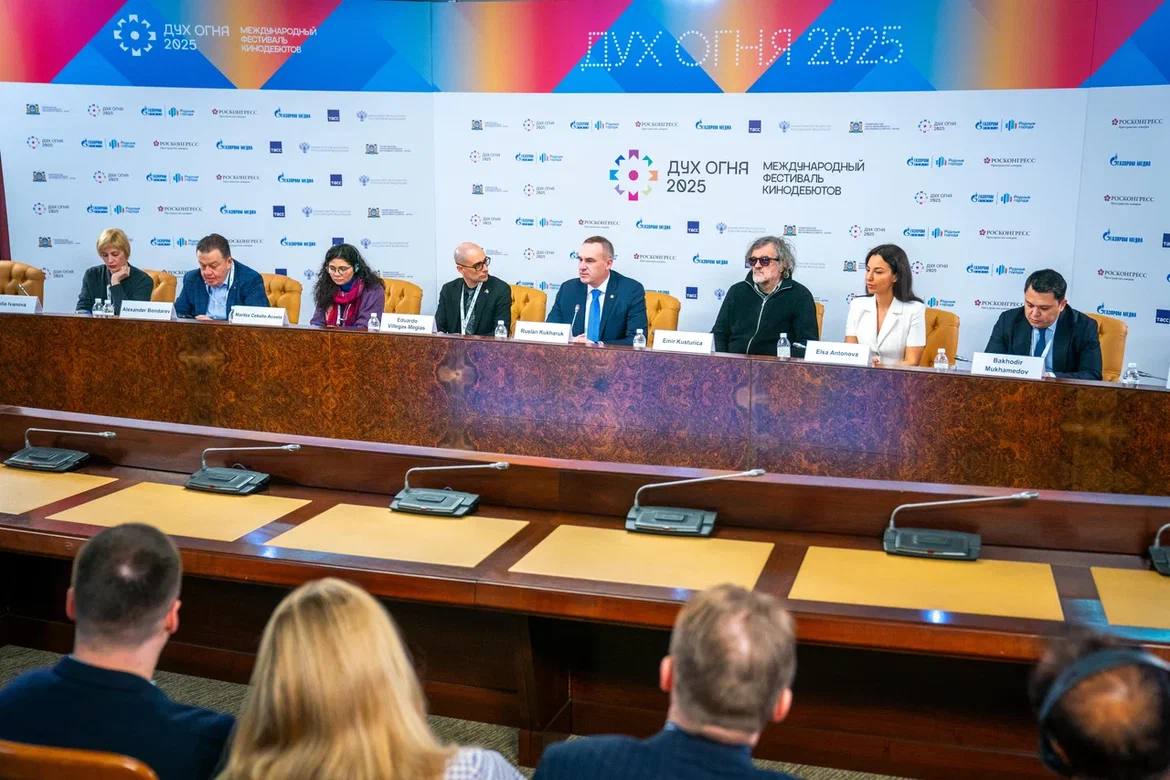Eduardo Villegas Megías (@evillegasme) on Twitter photo El Festival Internacional de Cine «Espíritu de Fuego» se celebra en Janti-Mansisk desde hace 23 años. Esta vez lo dirigió el legendario Emir Kusturica. Me invitaron para discutir perspectivas de cooperación en cinematografía. El Festival Internacional de Cine «Espíritu de Fuego» se celebra en Janti-Mansisk desde hace 23 años. Esta vez lo dirigió el legendario Emir Kusturica. Me invitaron para discutir perspectivas de cooperación en cinematografía.