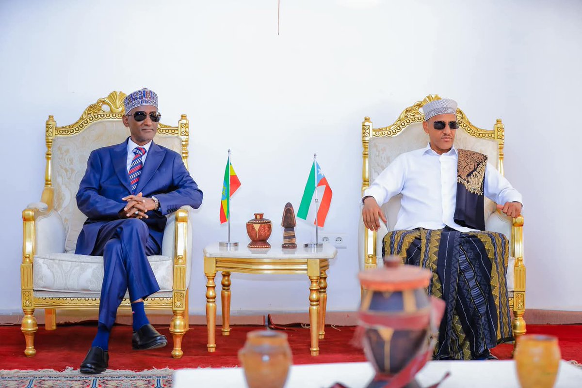 dhonkow's tweet photo. President of the Somali Region, @Mustafe_M_Omer, welcomed Afar Region President Haji Awal Arba and his high-level delegation to Jigjiga. The visit aims to strengthen ties and promote peace between the two communities. #Jigjiga #Somali #Afar #Peace https://t.co/cKW0S7Dnzt