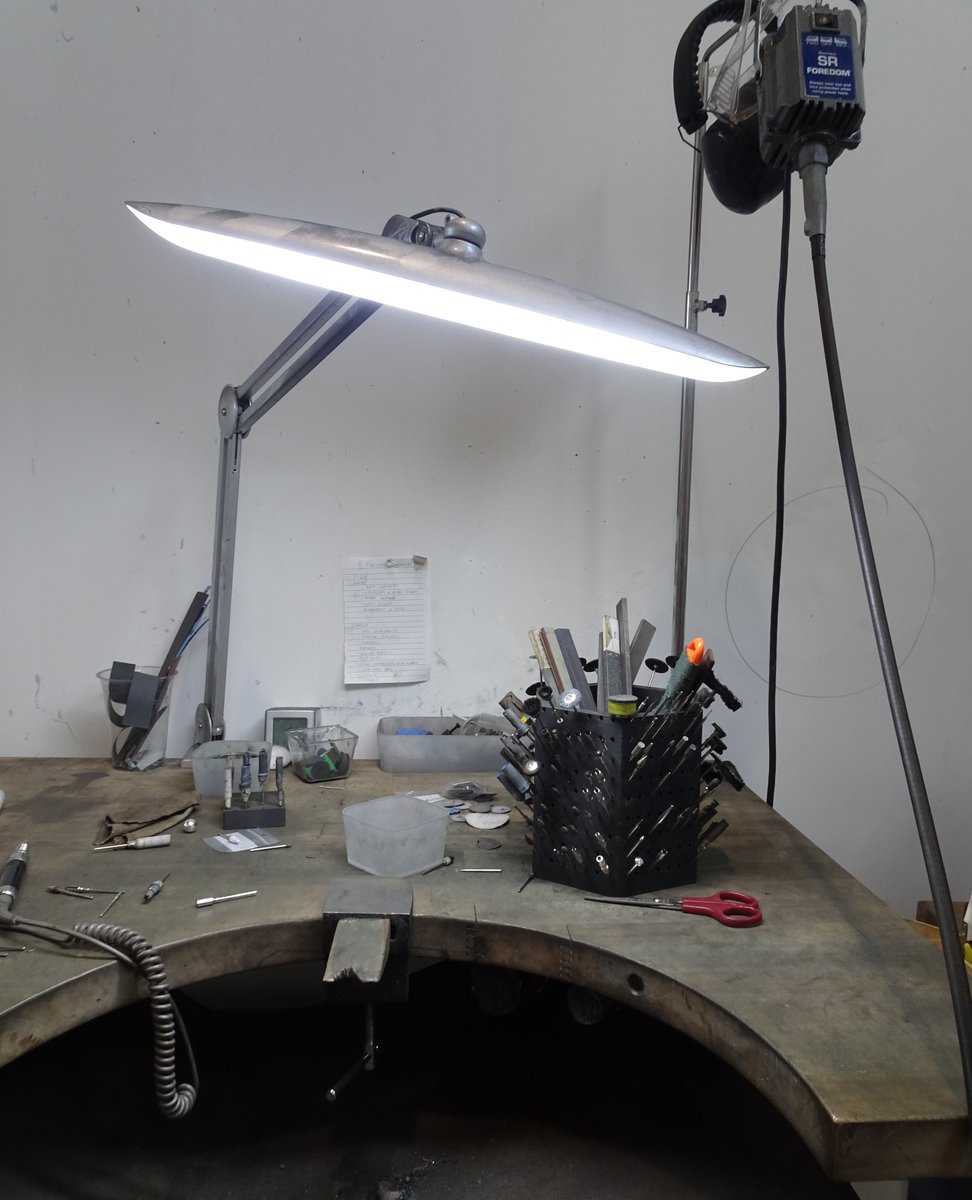 steffeleoff's tweet image. @ SE HQ 💅🏼🛠️
.
.
#OfficeCore #WorkStyle #steffeleoff #OfficeVibes