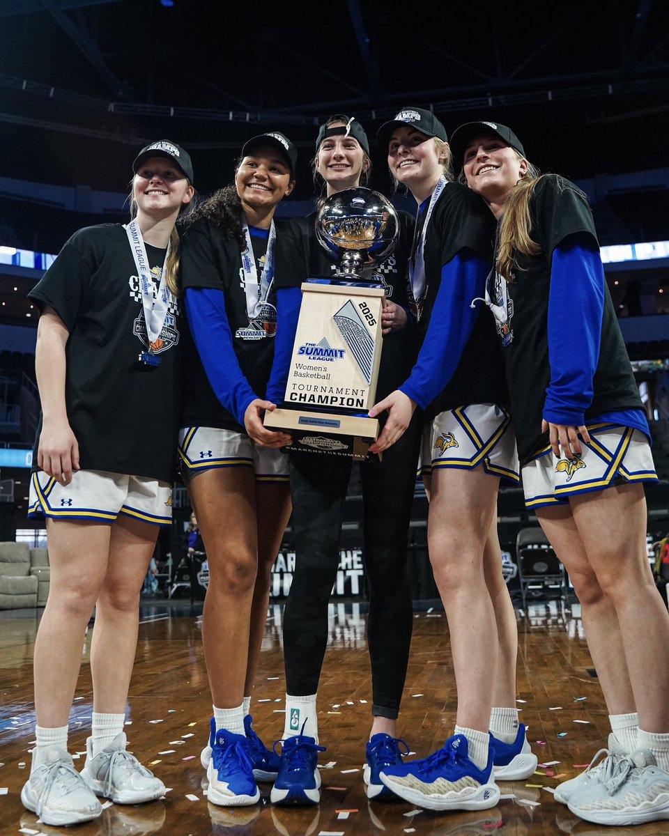 New kids on the Summit

#GoJacks 🐰