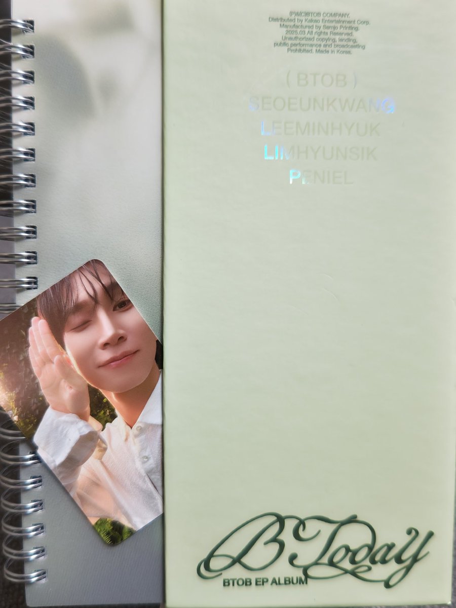 仕事帰りにタワレコ寄ってお迎えしてきましたー🎶🩵
トレカはウンさん🐱
きゃわ✋️😊

#비투비 #BTOB
#BECOMING_PROJECT
#BTODAY
#LOVETODAY
#서은광 #SEOEUNKWANG
#이민혁 #LEEMINHYUK
#임현식 #LIMHYUNSIK
#프니엘 #PENIEL