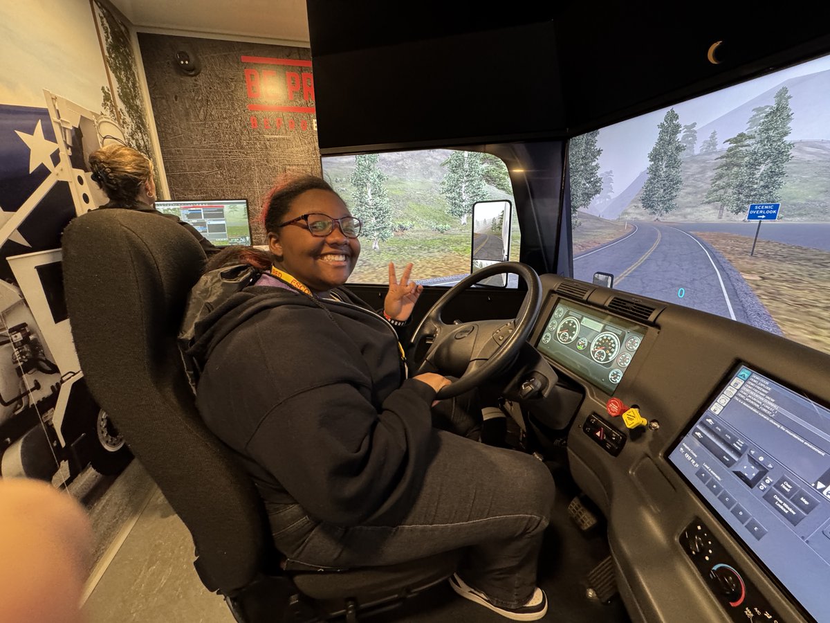 TVA_ScottF's tweet photo. @hamcoschools University High students stopped by for a career fair. They were able to drive tractor trailers and bulldozers in a simulator, learn about fish and drones, and see all the cool tech we use to keep the lights on. @BeProBeProudTN @TVAnews https://t.co/Q2zIPvcEVy