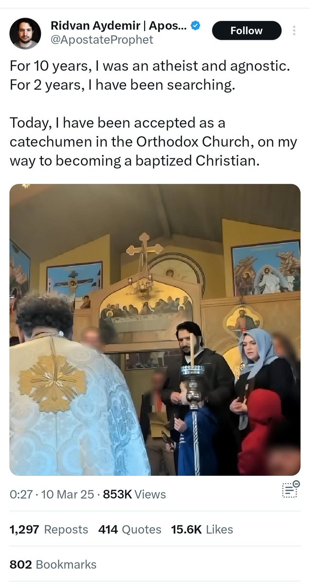 waasim_'s tweet image. Guy who spent his career denying God announced today that he believes in three gods.

I really doubt this snake believes in Christianity but when you&apos;re a grifter with no real skill in the real world, you have to pay rent some way.