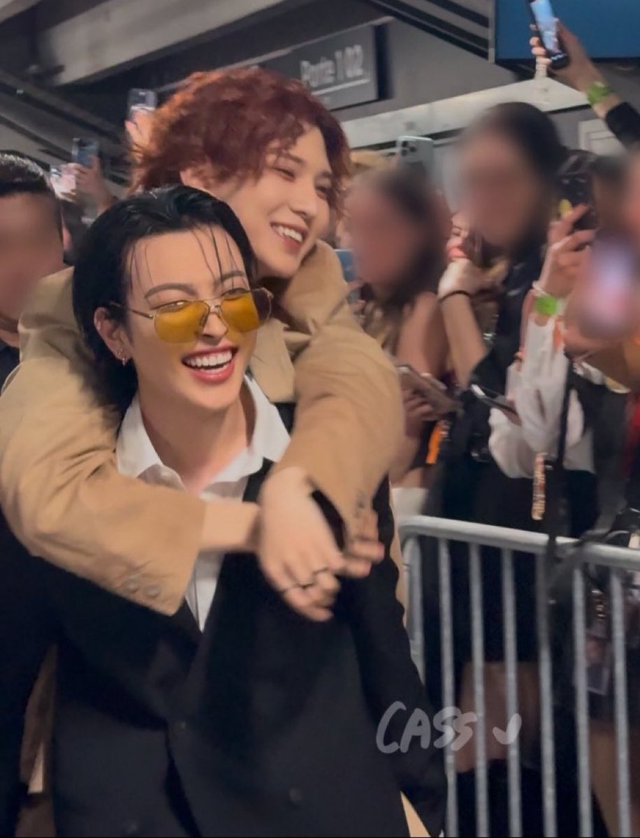 Yeosang flexed for me and I'll never be the same🛹 tweet media
